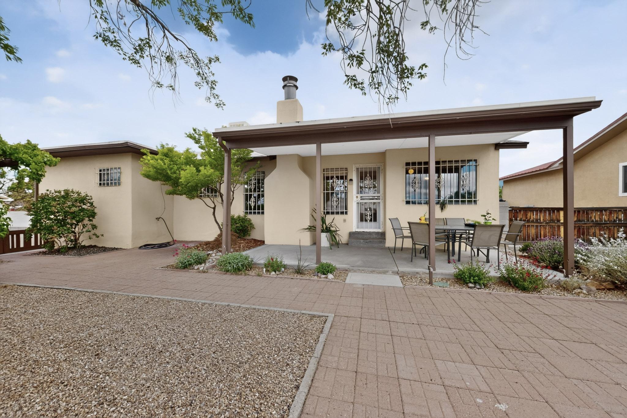 8112 San Francisco Road NE