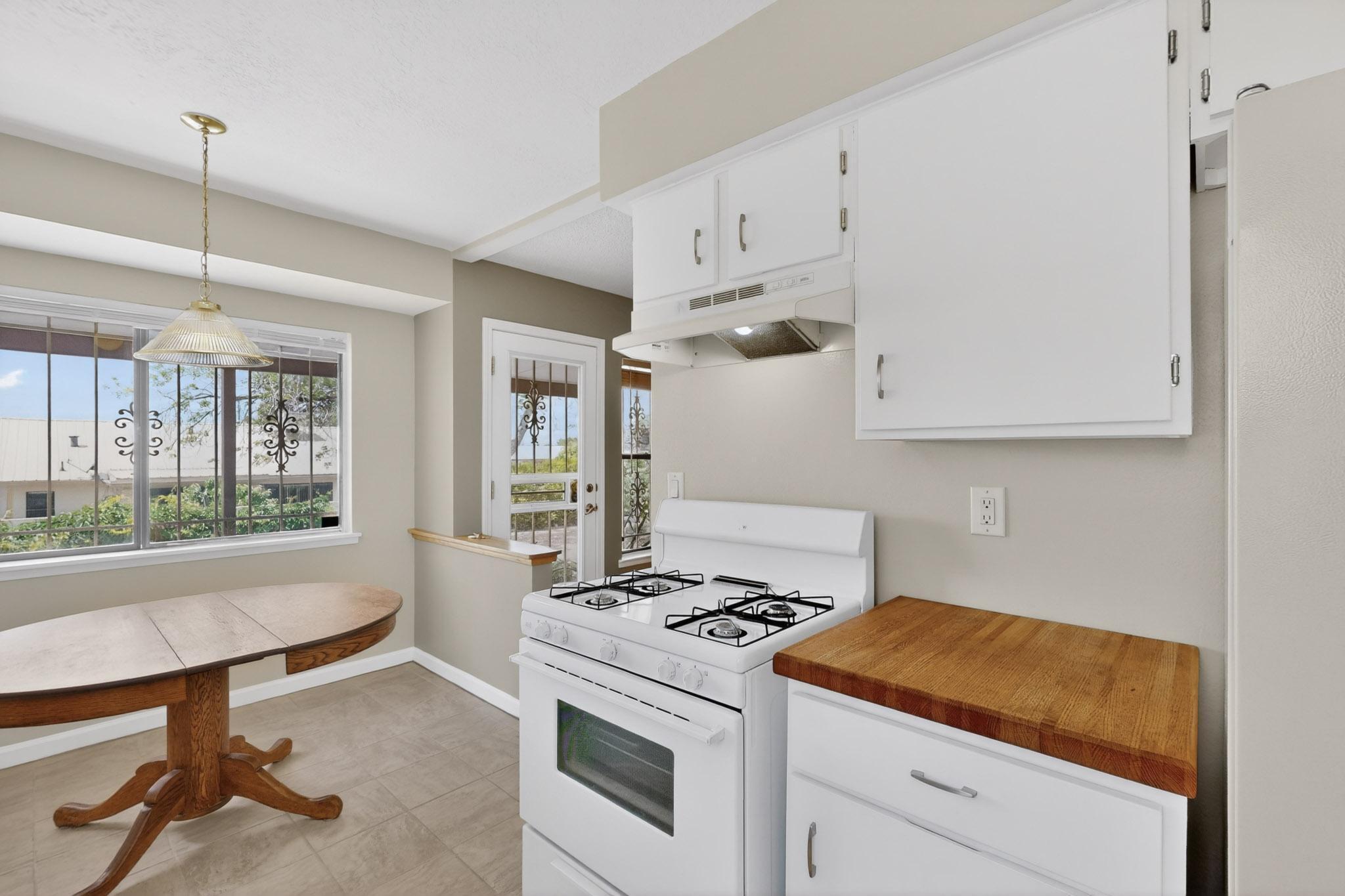 8112 San Francisco Road NE