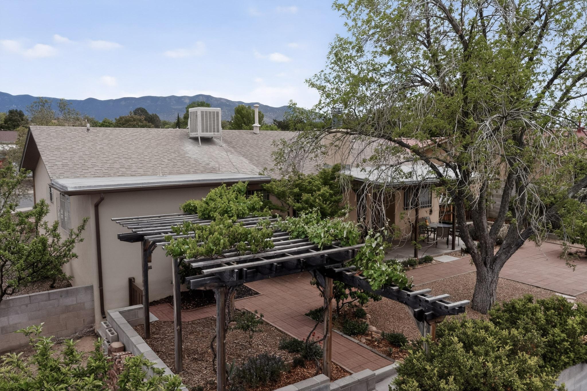 8112 San Francisco Road NE