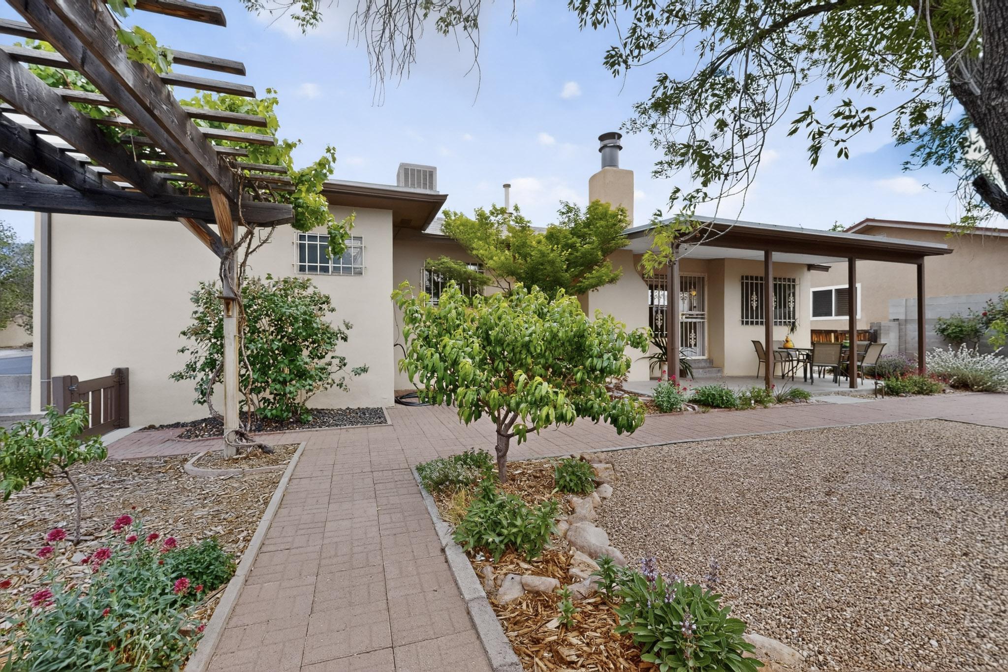 8112 San Francisco Road NE