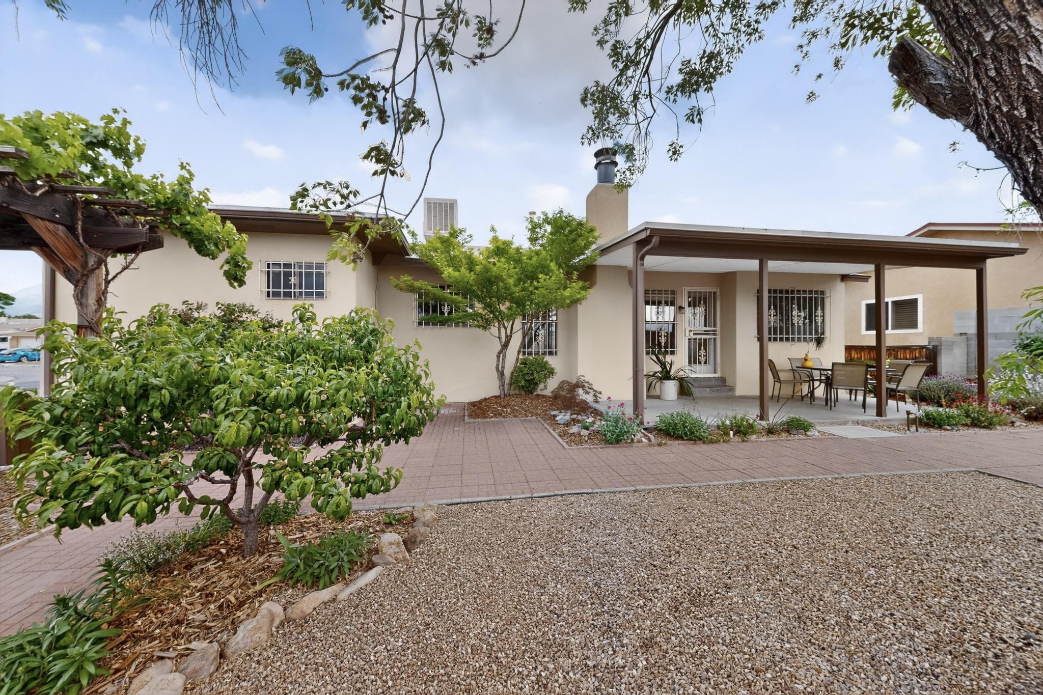 8112 San Francisco Road NE