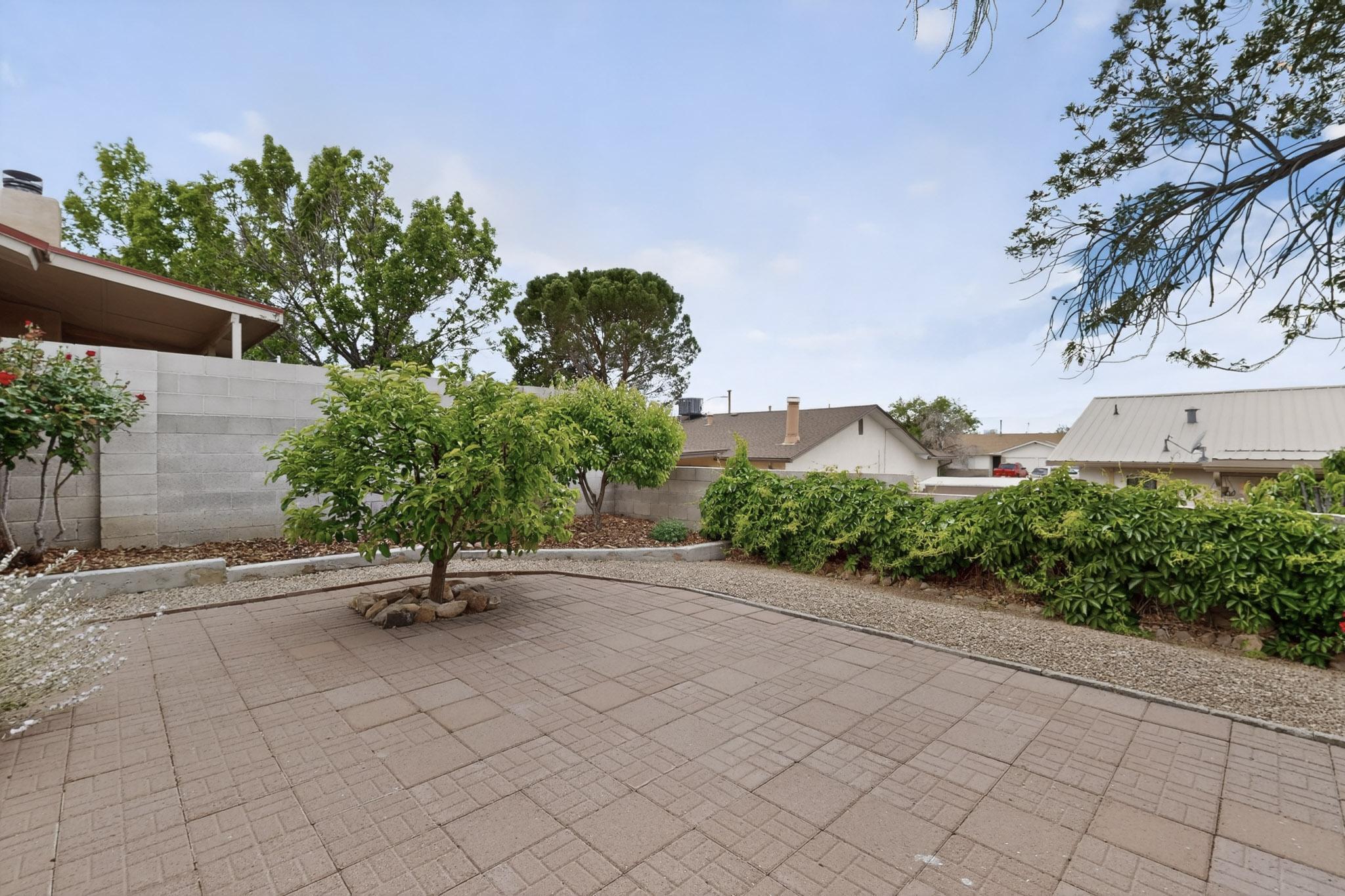 8112 San Francisco Road NE