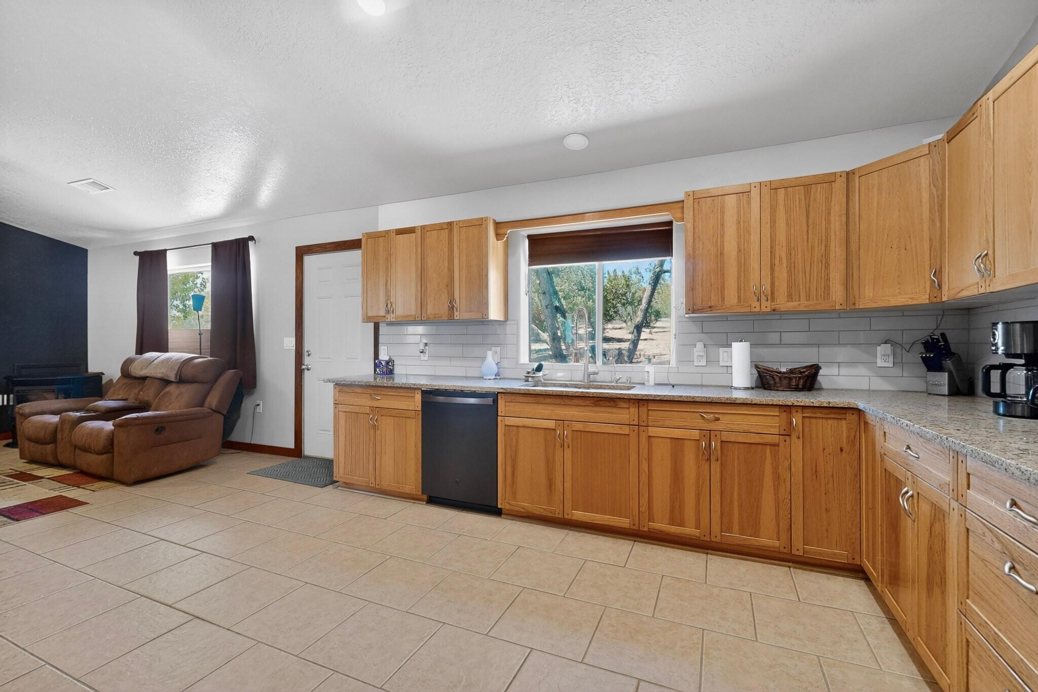 33 Sunset Boulevard