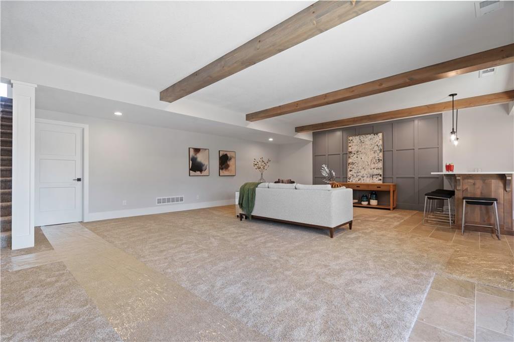 2520 NE Woodland Oaks Circle