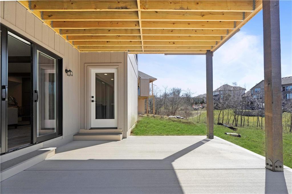 2520 NE Woodland Oaks Circle