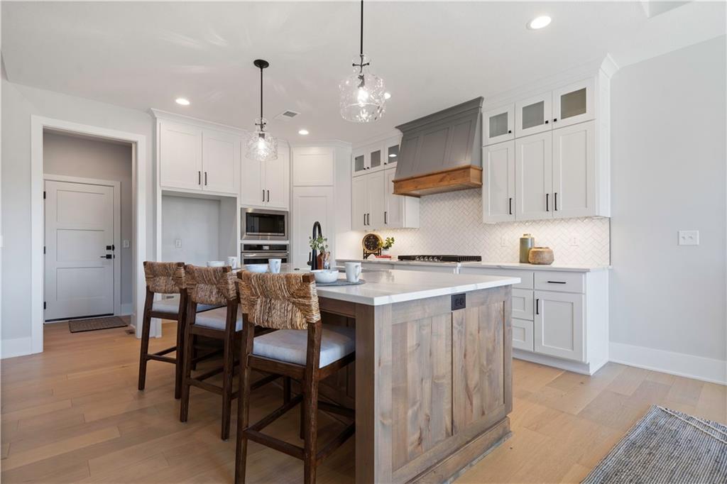 2520 NE Woodland Oaks Circle