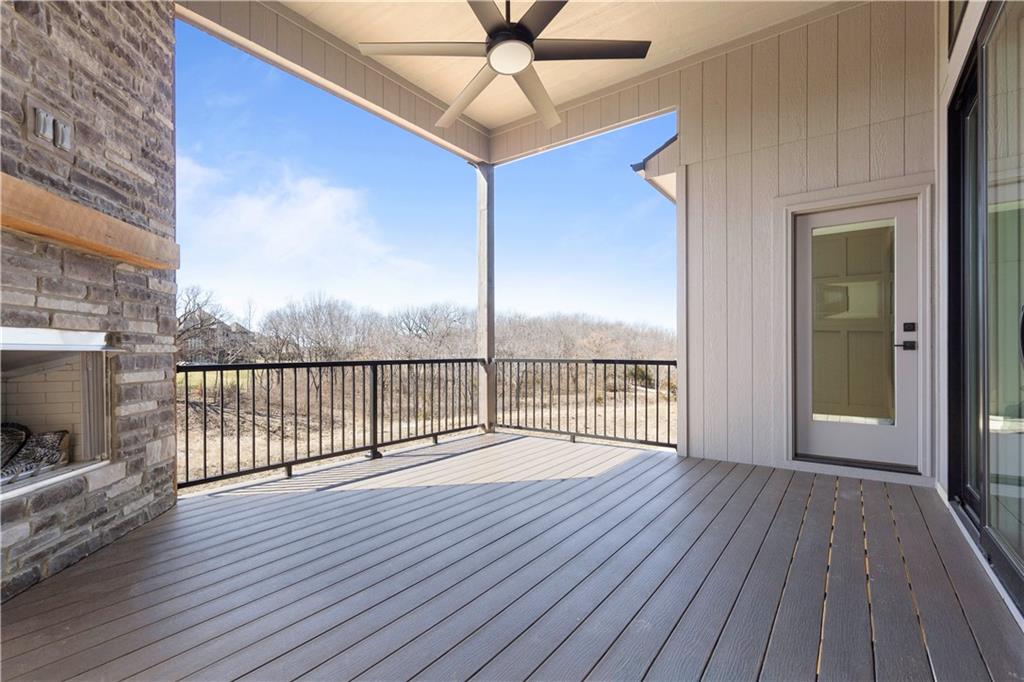 2520 NE Woodland Oaks Circle