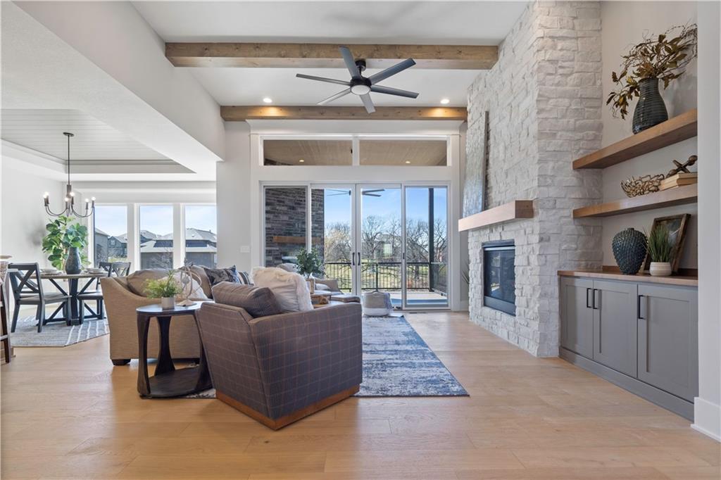2520 NE Woodland Oaks Circle