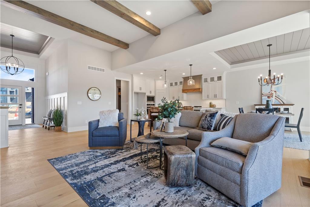 2520 NE Woodland Oaks Circle