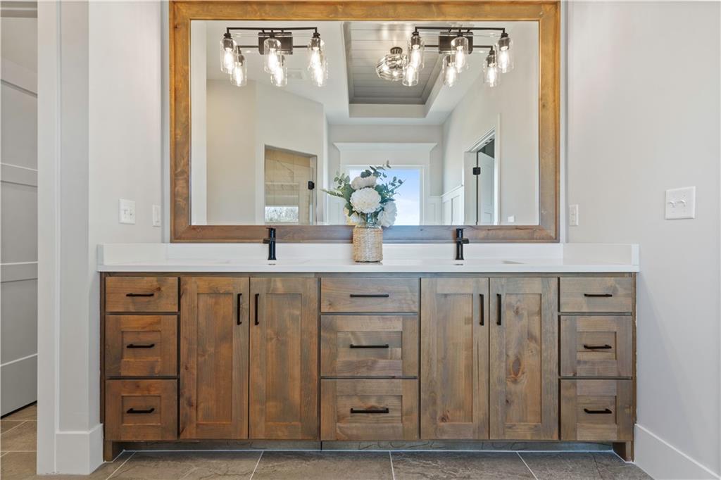 2520 NE Woodland Oaks Circle