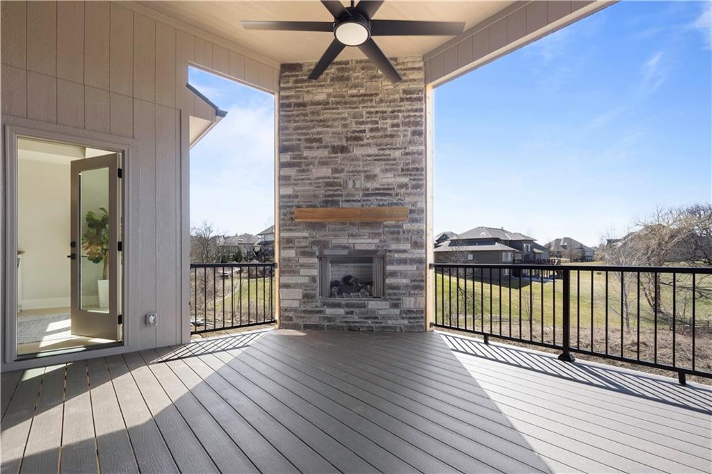 2520 NE Woodland Oaks Circle