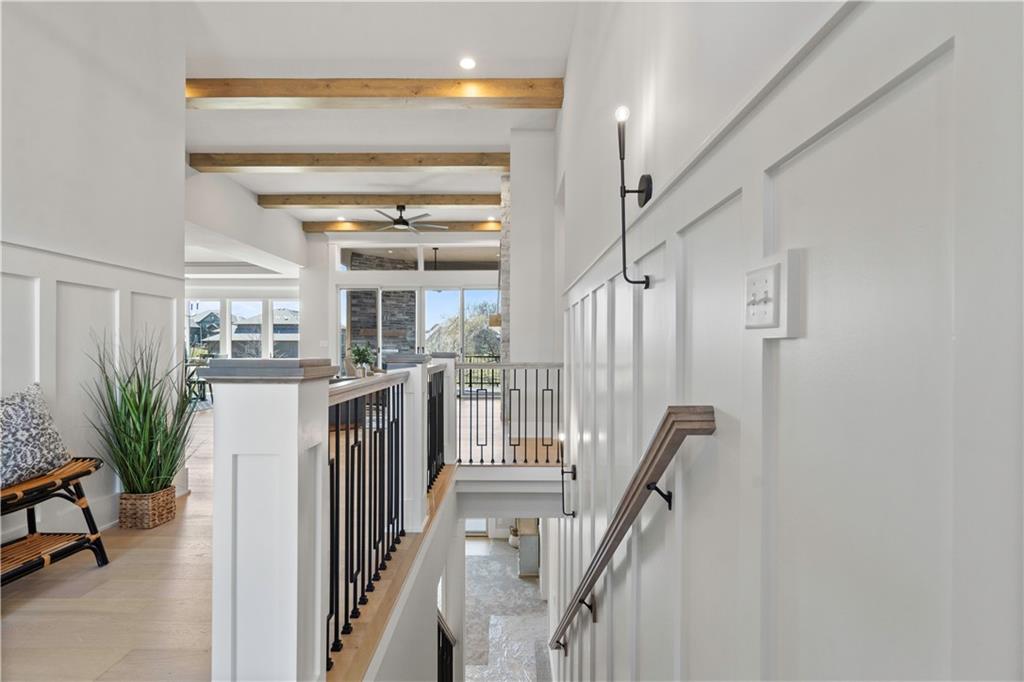 2520 NE Woodland Oaks Circle