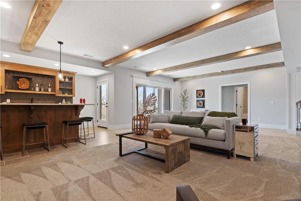 2520 NE Woodland Oaks Circle