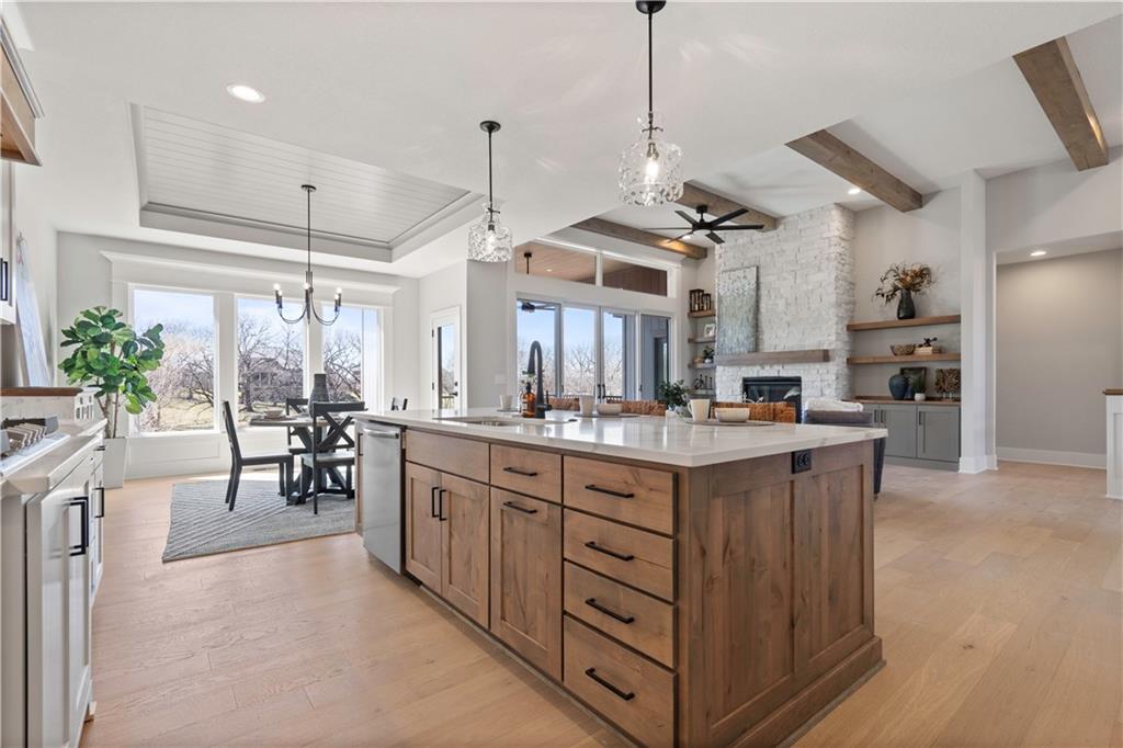 2520 NE Woodland Oaks Circle