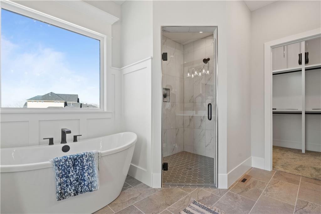 2520 NE Woodland Oaks Circle