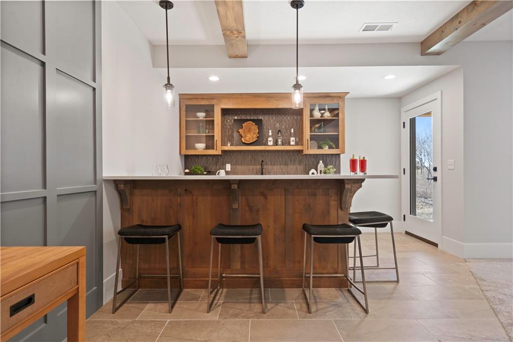 2520 NE Woodland Oaks Circle