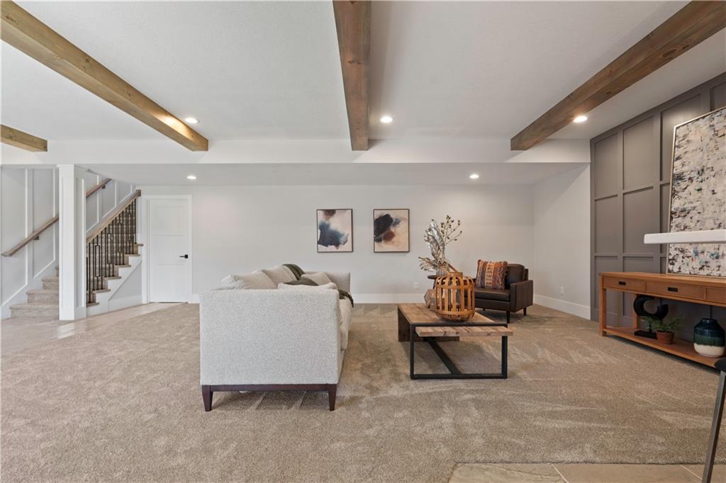 2520 NE Woodland Oaks Circle