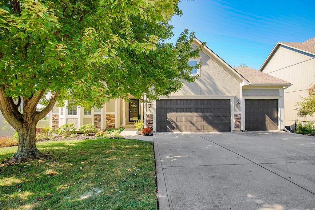 1136 SW Blazing Star Drive