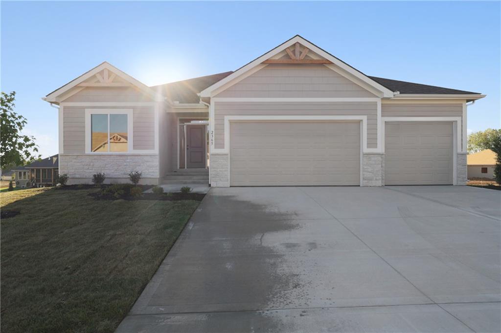 2357 NE Colonnade Avenue