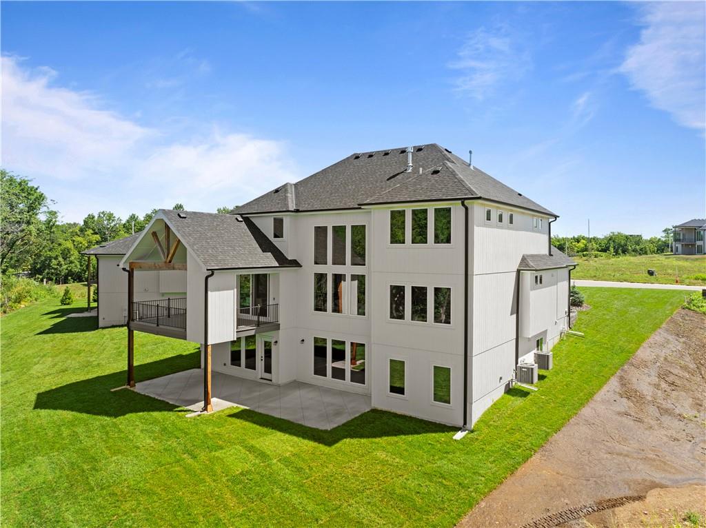 2508 NE Woodland Oak Circle