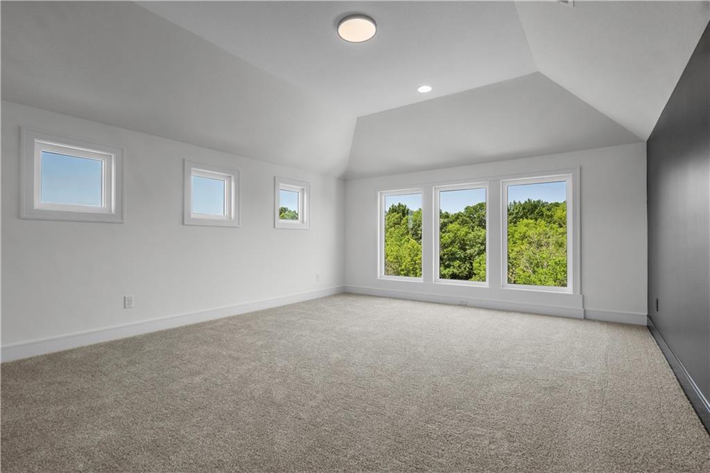 2508 NE Woodland Oak Circle