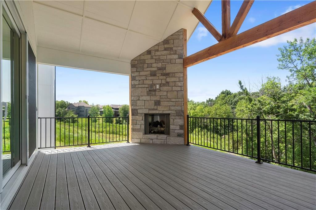 2508 NE Woodland Oak Circle