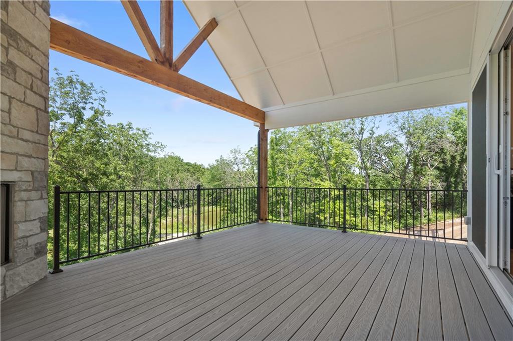 2508 NE Woodland Oak Circle
