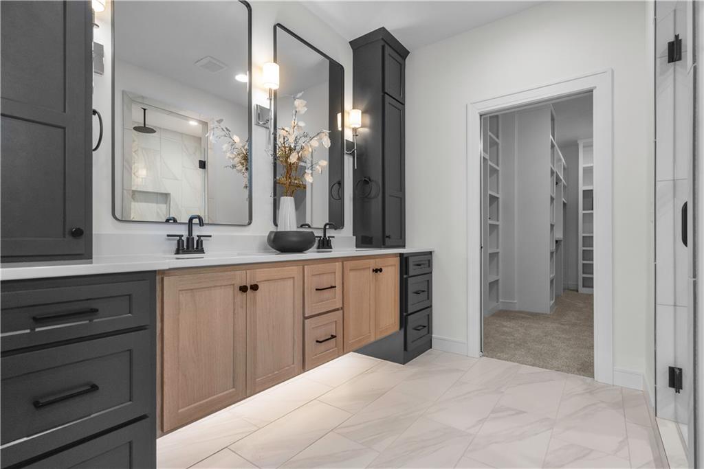 2508 NE Woodland Oak Circle