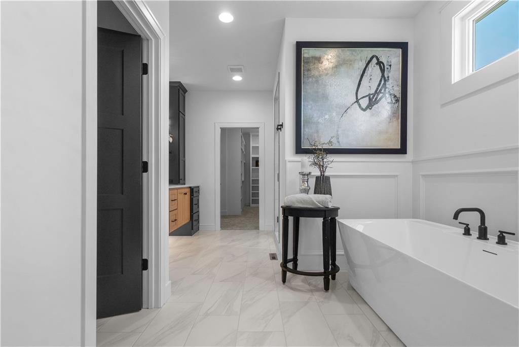 2508 NE Woodland Oak Circle