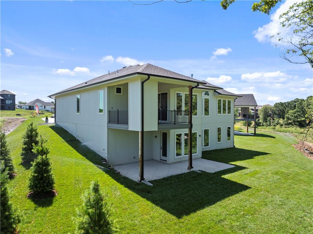 2504 NE Woodland Oak Circle