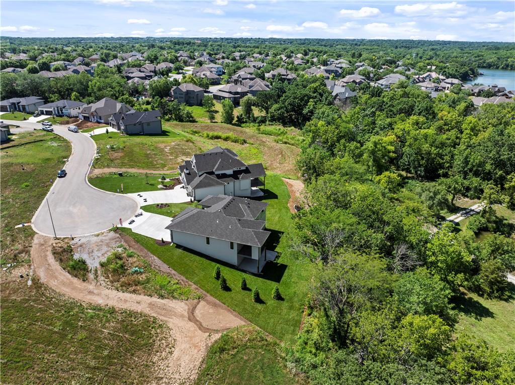 2504 NE Woodland Oak Circle