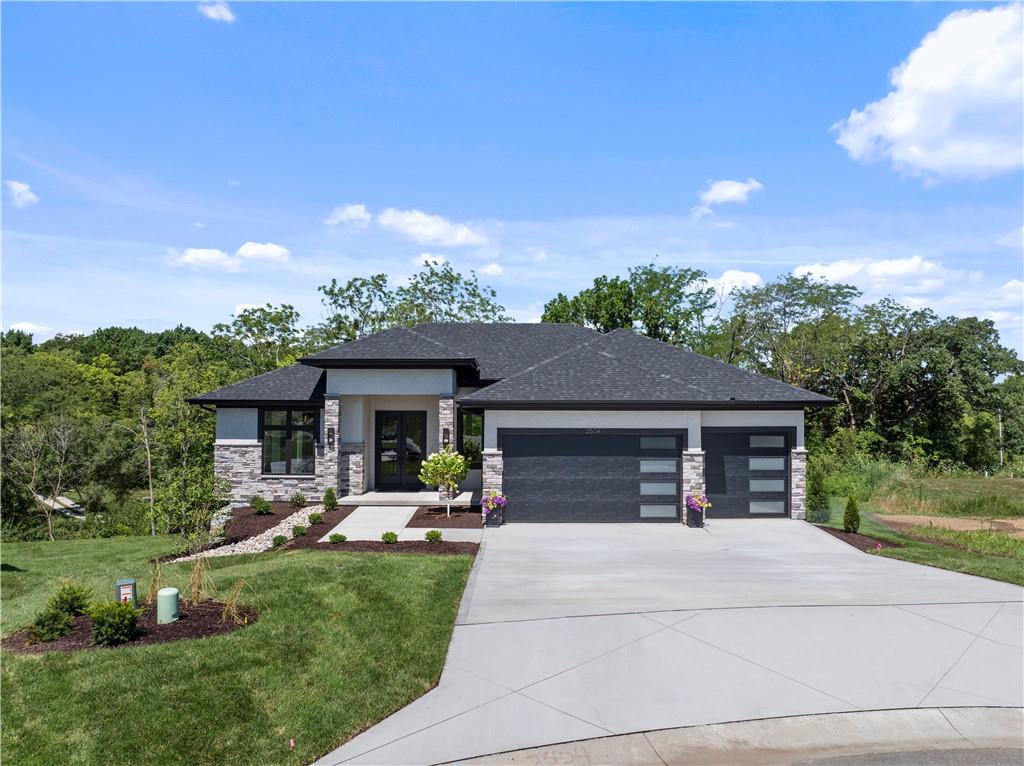 2504 NE Woodland Oak Circle