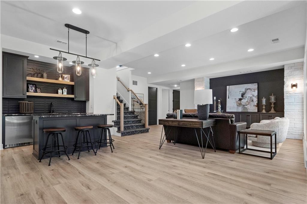 2504 NE Woodland Oak Circle