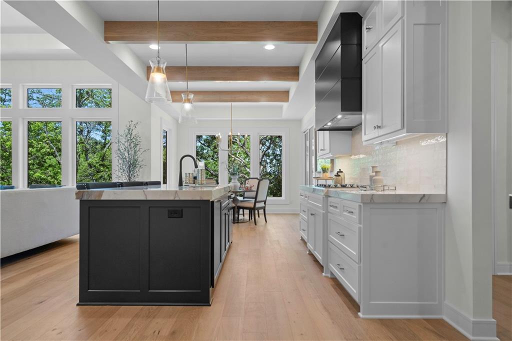 2504 NE Woodland Oak Circle