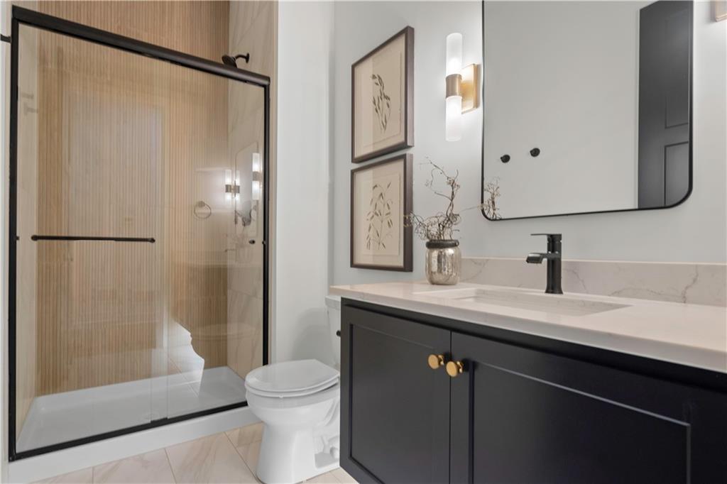 2504 NE Woodland Oak Circle