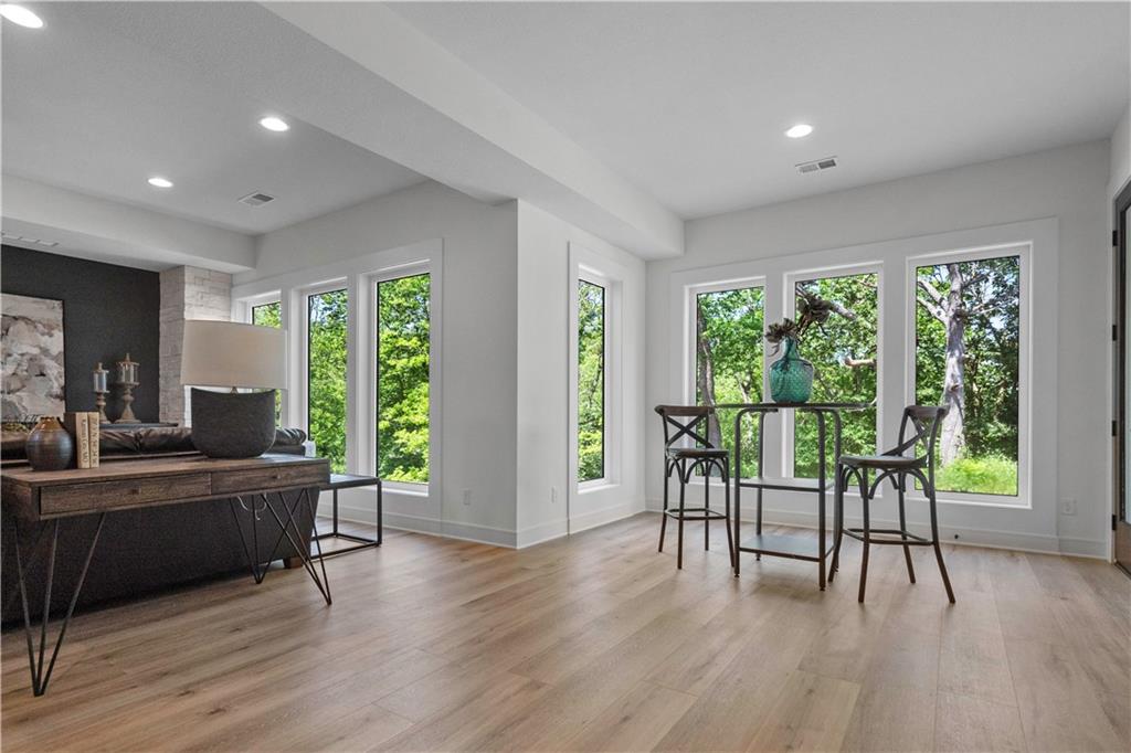 2504 NE Woodland Oak Circle