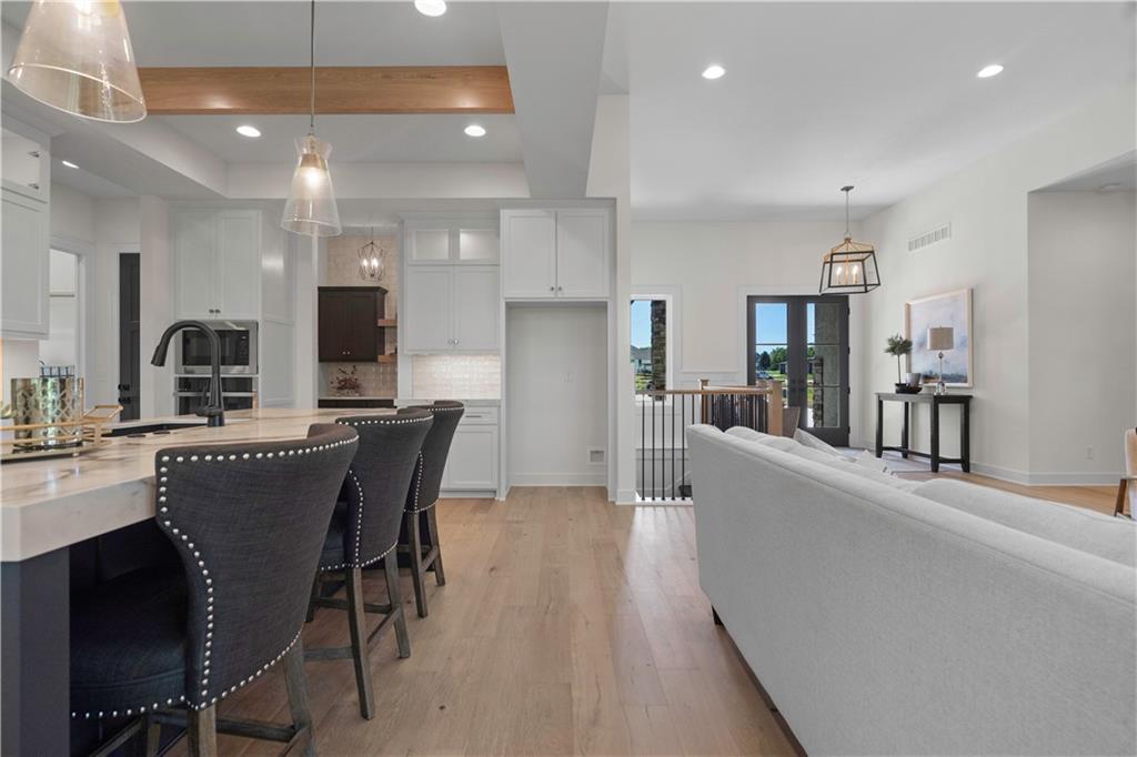 2504 NE Woodland Oak Circle