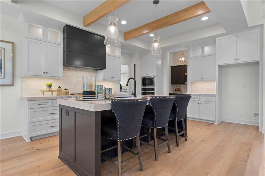 2504 NE Woodland Oak Circle