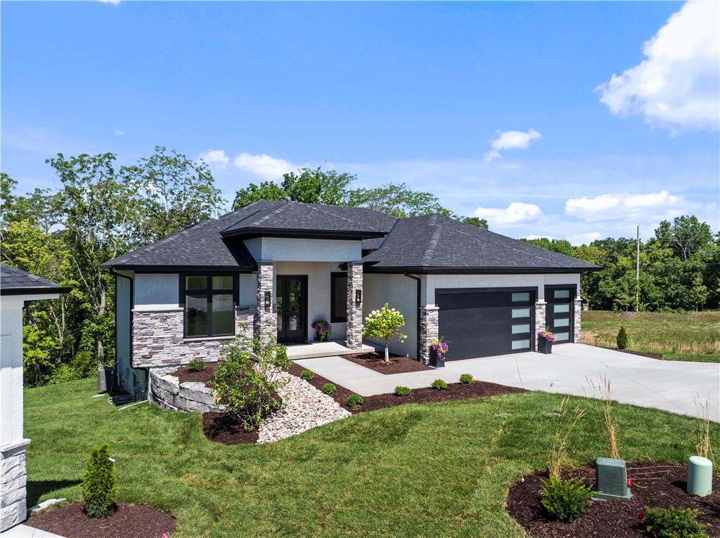 2504 NE Woodland Oak Circle