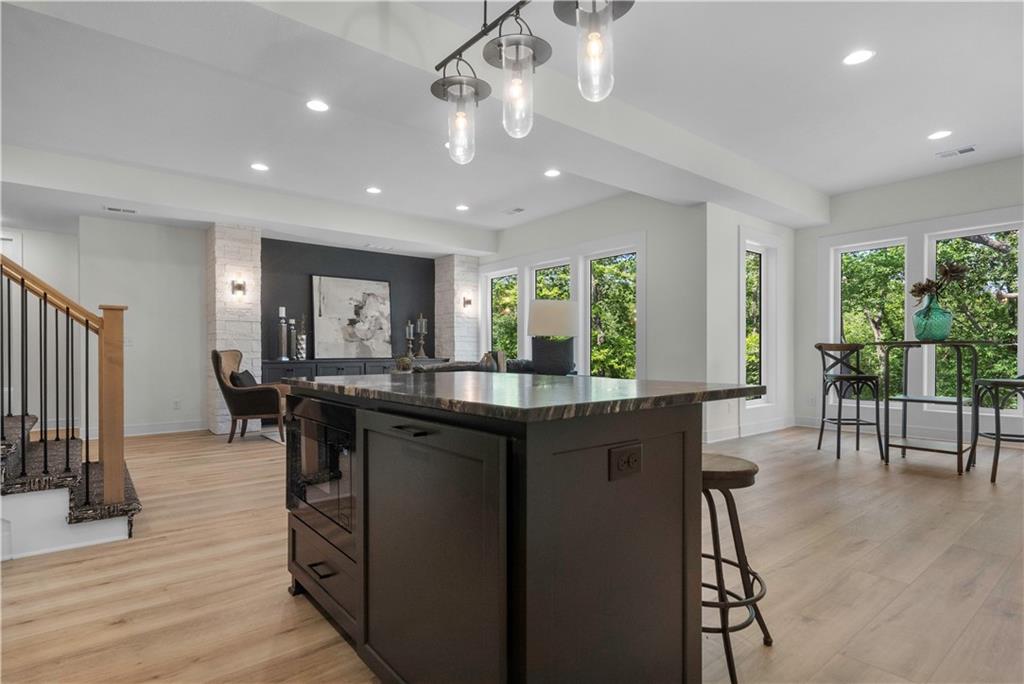 2504 NE Woodland Oak Circle
