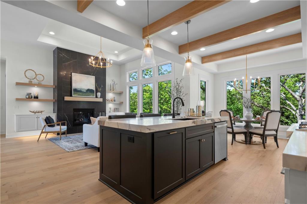 2504 NE Woodland Oak Circle