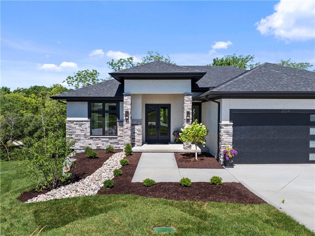 2504 NE Woodland Oak Circle