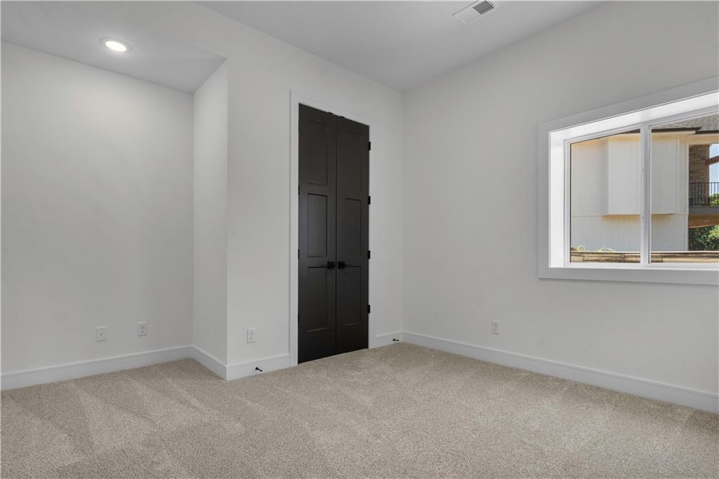 2504 NE Woodland Oak Circle