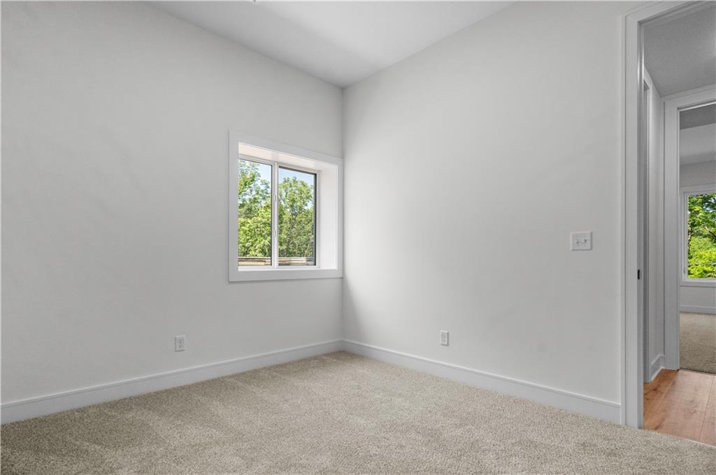 2504 NE Woodland Oak Circle