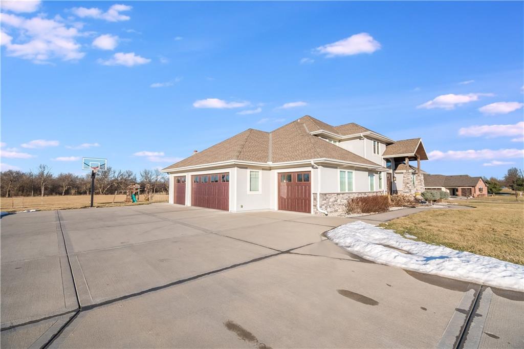 27106 Oakhaven Drive
