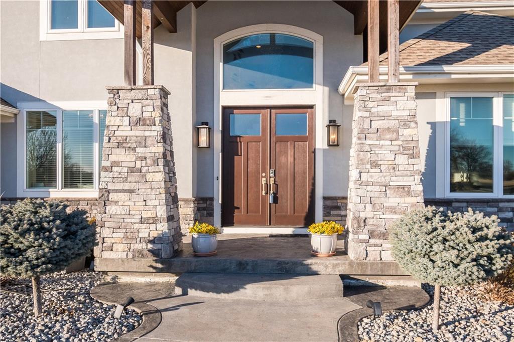 27106 Oakhaven Drive