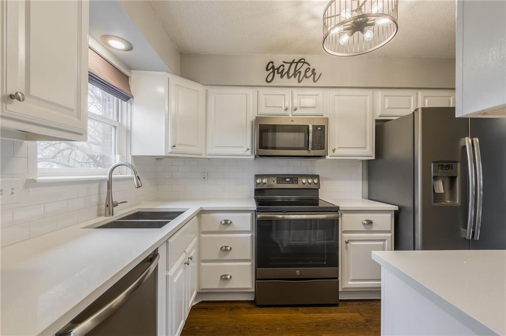8546 W 85TH Street