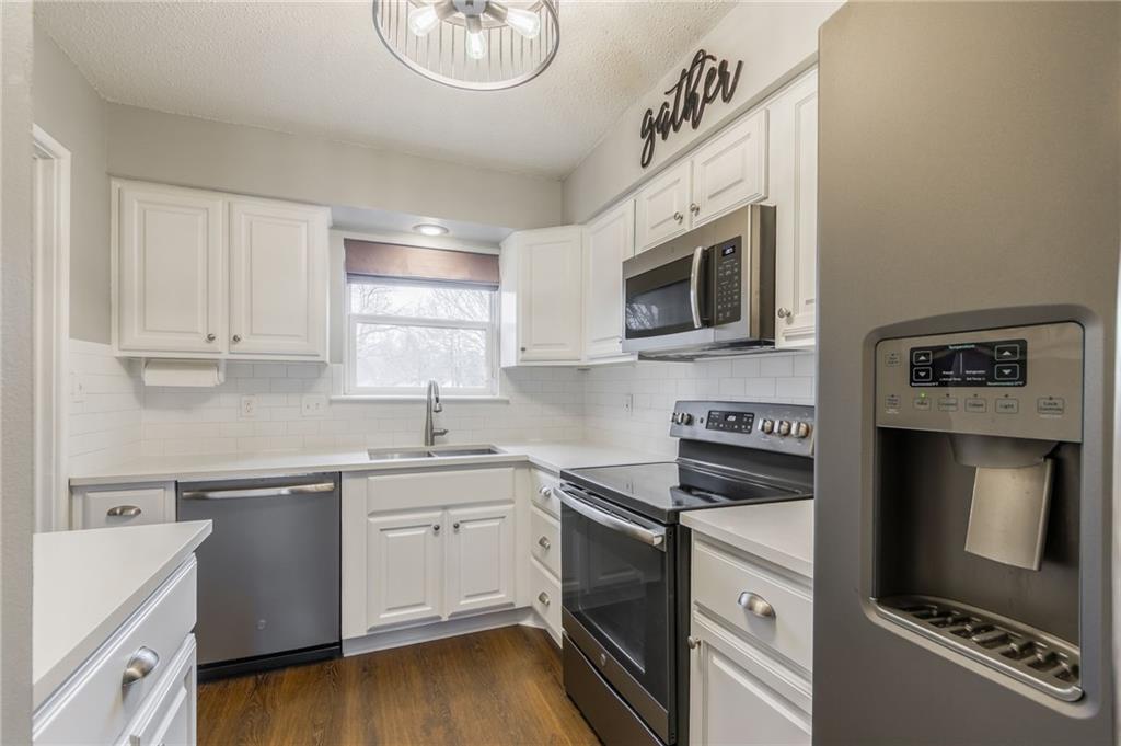 8546 W 85TH Street
