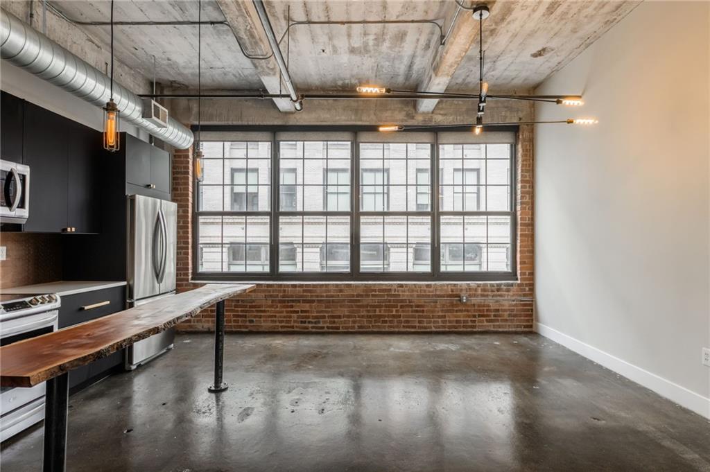 715 May Street Unit: 328