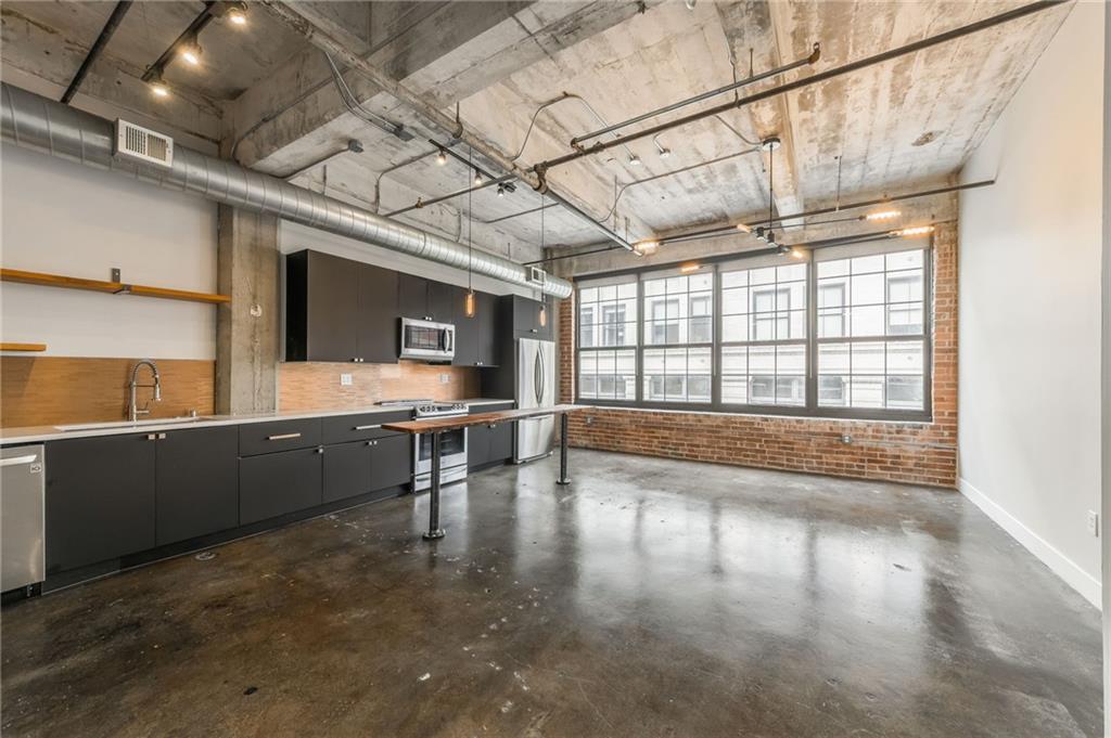 715 May Street Unit: 328
